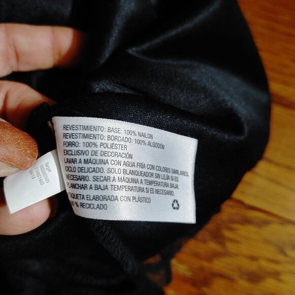 Black Lace Cold Shoulder Dress With Geometric Pattern - Picture 6 of 13